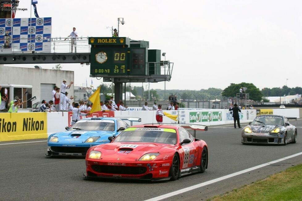 2002 kehrt der Name Ferrari erneut in der GT-Klasse zurück. Der Ferrari 550 GTS Maranello wird in der namensgebenden Stadt nicht gern gesehen, da er privat von Prodrive aufgebaut wird. In Le Mans gewinnt er 2003 die GTS-Klasse. Neue Ära ebenfalls ab 2002: Der Michelotto-Bolide auf Basis des 360 Challenge - mit dem Segen aus Maranello.
