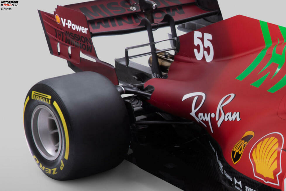 In diesem Bild ist der Farbverlauf noch einmal schön zu sehen. Passend dazu hat Ferrari die Startnummern ebenfalls in einem Retro-Design aufs Auto geklebt.