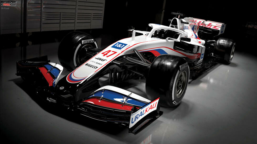 Wichtig zu wissen: Den 2021er-Rennwagen gibt's erst am 12. März. Was Haas hier präsentiert hat, ist das Vorjahresauto mit neuem Look. Interessant daran ist übrigens, dass ...