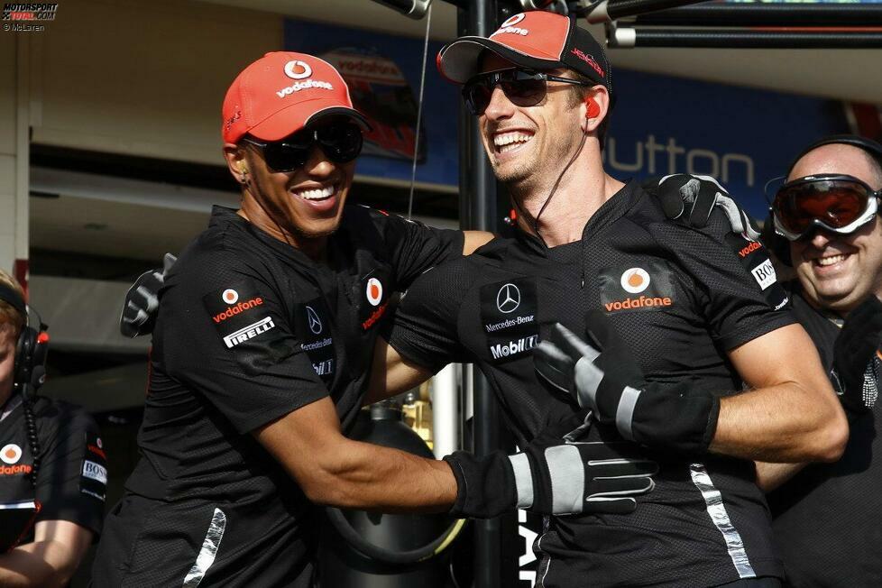 Jenson Button - Der Brite wechselt 2010 als amtierender Weltmeister zu McLaren, und ihm gelingt es in drei gemeinsamen Jahren tatsächlich, mehr Punkte als Hamilton zu holen. Das schafft außer ihm kein anderer Fahrer! Hamilton holt zwar mehr Siege und Poles. Der konstantere Fahrer ist allerdings Button.