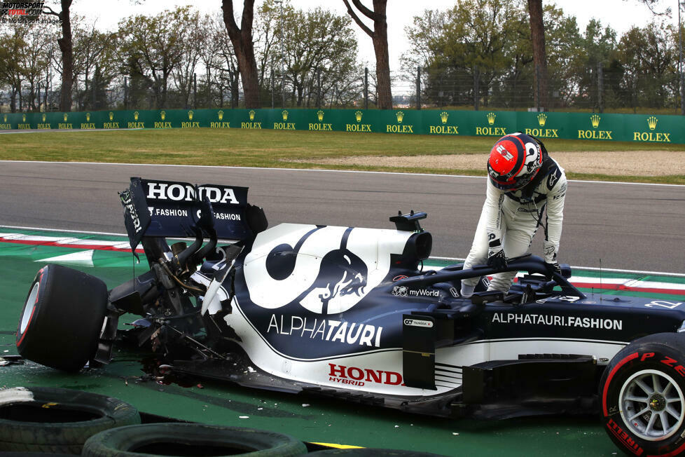 Yuki Tsunoda (5): Obwohl der Japaner zuvor viel in Imola getestet hatte, war es nicht sein Wochenende. Der Crash im Qualifying ging bereits auf seine Kappe, im Rennen warf er dann mit einem weiteren Dreher mögliche Punkte weg. Das Talent ist da, aber in Imola zahlte der Rookie Lehrgeld.