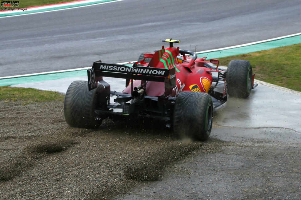 Carlos Sainz (4): Auch hier macht's am Ende die Summe der Fehler. Kaum ein anderer Fahrer war so oft neben der Strecke wie der Spanier. Sogar sein Renningenieur ermahnte ihn zwischendurch, etwas 