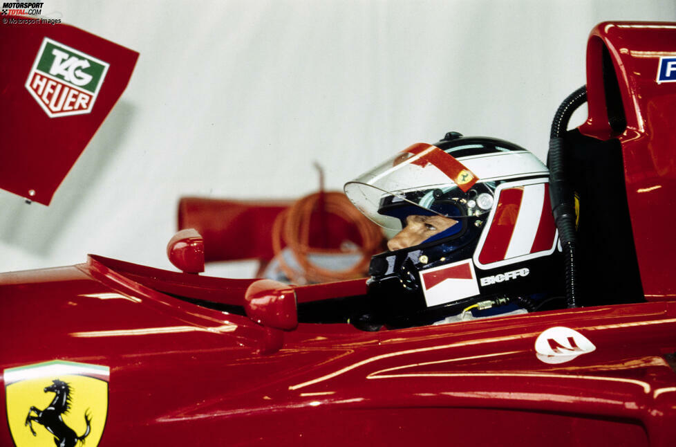 Silverstone 1995: Gerhard Berger war wütend. Denn: Ein junger Ferrari-Mechaniker hatte beim Boxenstopp den Sicherheitsbolzen verbogen, woraufhin sich ein Rad löste. Jean Todt polterte: 
