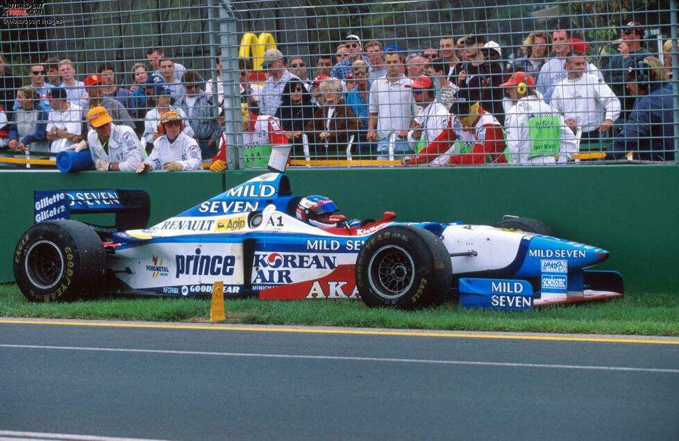 Melbourne 1997: So endete der Australien-GP für Jean Alesi, nachdem er sich fünf Runden lang geweigert hatte, an die Box zu kommen - auf P2 liegend rollte er ohne Sprit aus. Kevin Magnussen erlebte 2020 in Silverstone das Gegenteil: Trotz zweier Stopps verschlissen die Reifen zu sehr, sodass er aus Sicherheitsgründen aufgeben musste.