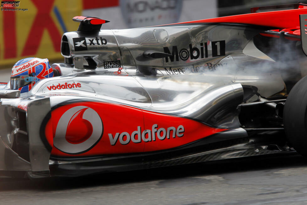 Monaco 2010: Zu heiß wurde es auch der Mercedes-Antriebseinheit im Heck des McLaren von Jenson Button. Der Brite musste das Rennen vorzeitig aufgeben, aus einem äußerst kuriosen Grund: 