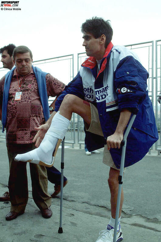 1992 stürzt Mick Doohan während des Qualifyings in Assen  und verletzt sich das rechte Bein so schwer, dass es beinahe amputiert werden muss. Trotzdem ist die Heilungsphase mit vier verpassten Rennen verhältnismäßig kurz.