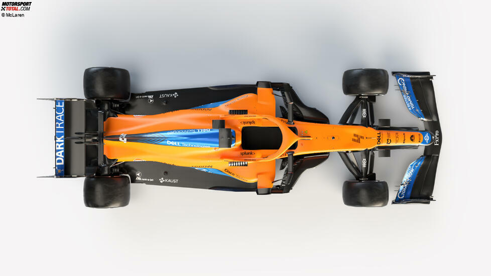 Aus der Vogelperspektive ist außerdem eine neue Kontur bei den Seitenkästen zu erkennen, wahrscheinlich aufgrund des Antriebswechsels von Renault zu Mercedes. Gut erkennbar sind auch die nun deutlich komplexeren Bargeboards vor den Seitenkästen.