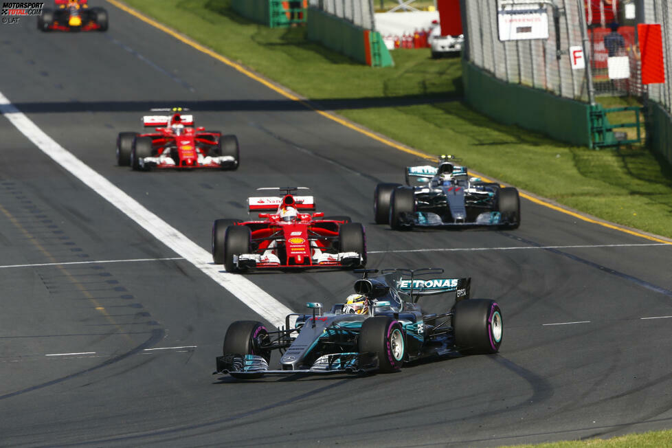 Zwischen 2014 und 2016 machten Lewis Hamilton und Nico Rosberg den WM-Titel jeweils unter sich aus. 2017 gab es große Änderungen im Reglement, weshalb es in diesem Jahr mit Ferrari erstmals wieder einen echten Gegner für Mercedes im Kampf um den WM-Titel gab. Bezwingen konnte die Silberpfeile allerdings auch danach niemand.