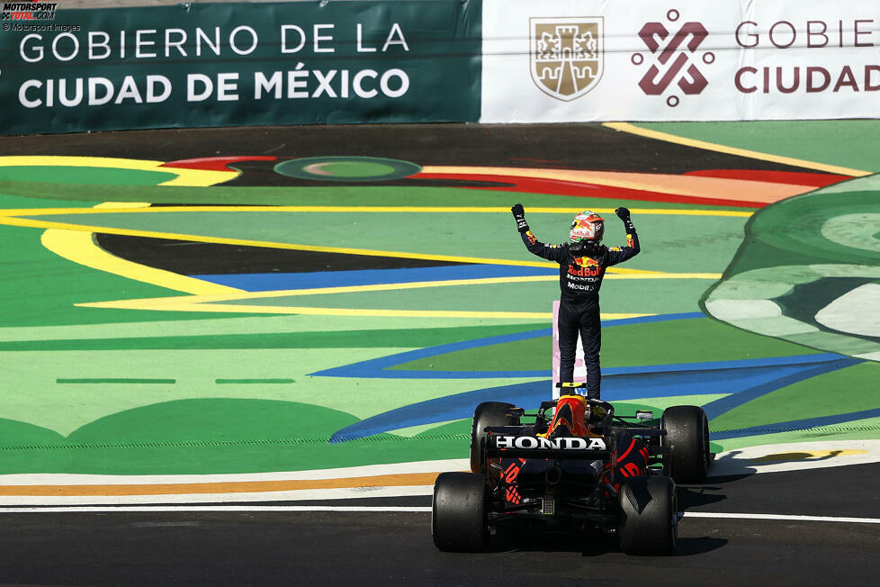 Sergio Perez (3): Auf dem Podium, aber trotzdem nur eine 3? Ja, denn im schnellsten Auto des Feldes - das hat Verstappen bewiesen - muss er eigentlich mindestens Zweiter werden. Das hat er nicht geschafft. Dazu kommt unter anderem sein Trainingsunfall und sein Fehler im Qualifying. So geht's trotz P3 knapp an der 2 vorbei.