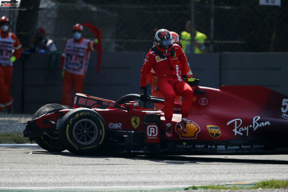 Carlos Sainz (3): Einen kleinen Abzug gibt's für den Crash in FT2. Hatte Glück, überhaupt am Sprint teilnehmen zu können. Dazu am ganzen Wochenende etwas langsamer als Leclerc. Ausnahme war der Freitag, als der Monegasse Motorenprobleme hatte. Pflicht mit P6 unterm Strich erfüllt, aber keine Glanzleistung beim Ferrari-Heimspiel.