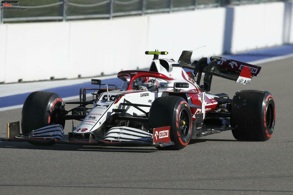 Antonio Giovinazzi (5): Gerade für einen Fahrer, der aktuell um seine Zukunft kämpft, viel zu wenig. Crash im Training, im Qualifying von einem Haas geschlagen und im Rennen auch keine Bäume ausgerissen. P16 während der Teamkollege - zugegebenermaßen etwas glücklich - mit P8 das beste Saisonergebnis holt.