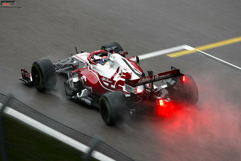 Kimi Räikkönen (3): P8 und damit das beste Saisonergebnis für Alfa Romeo eingefahren. Unter normalen Umständen wäre er aber deutlich außerhalb der Punkte gelandet. Hatte wie Bottas das Glück, am Ende als einer der ersten Fahrer auf Intermediates zu wechseln. Insgesamt eine solide Leistung, mehr aber auch nicht.