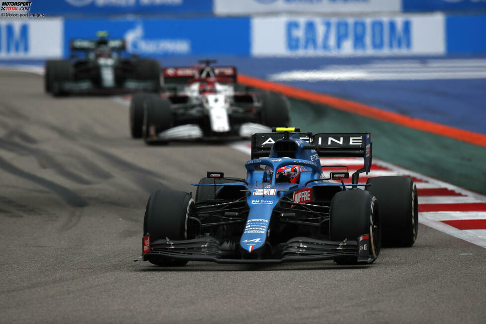 Esteban Ocon (4): Spricht selbst von einem schwierigen Wochenende, während Teamkollege Alonso das beste Rennen seit seinem Comeback fährt. Während der Spanier zwischenzeitlich sogar vom Podium träumt, fährt Ocon fast das gesamte Rennen außerhalb der Punkte. Das ist dann natürlich deutlich zu wenig.