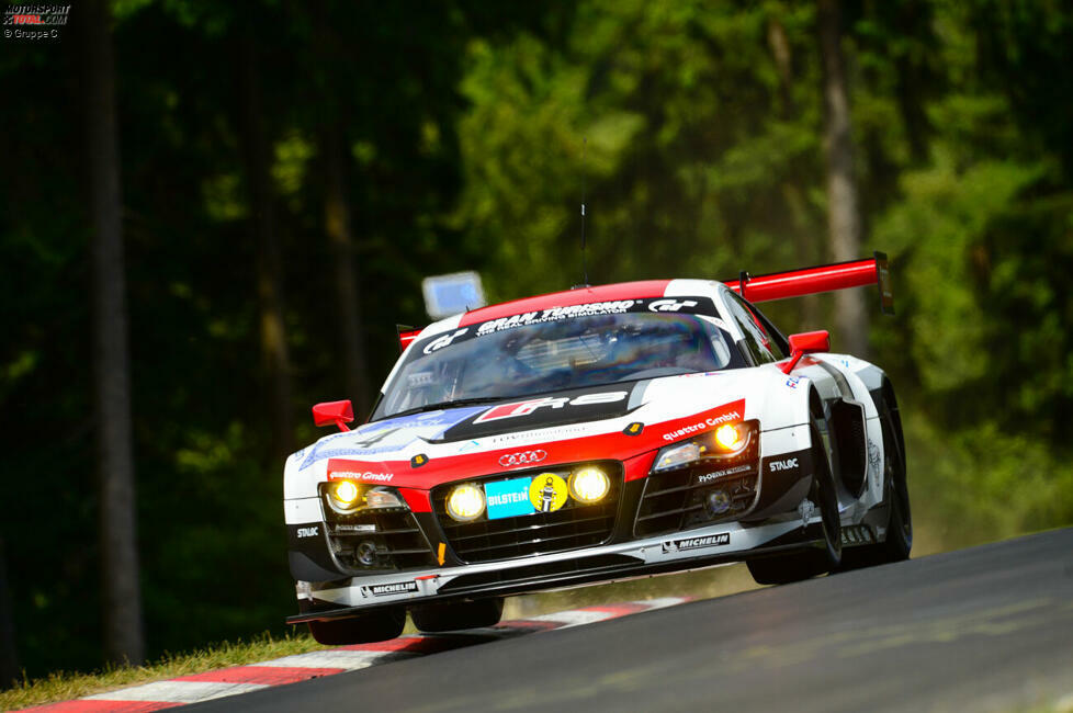 Ein Jahr nach der zweiten DTM-Meisterschaft legt Phoenix Racing den zweiten Audi-Gesamtsieg bei den 24h Nürburgring nach. Christopher Haase/Christian Mamerow/Rene Rast/Markus Winkelhock sichern sich den Erfolg mit einem bis heute gültigen Distanzrekord: 159 Runden oder 4035,102 legt das Quartett zurück.