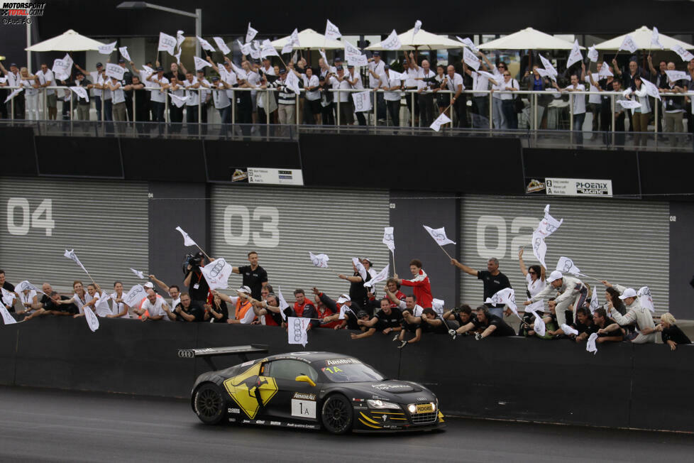 2012 sollte für Phoenix das erfolgreichste Jahr auf der Langstrecke werden. Los geht es im Februar mit dem Sieg bei den 12h Bathurst, den Christopher Mies, Christer Jöns und Darryl O'Young in einem Audi R8 LMS sicherstellen.