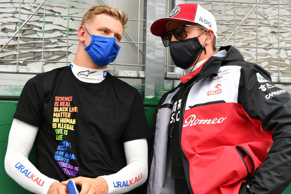 Kimi Räikkönen beendet mit Saisonende 2021 seine lange Formel-1-Karriere: Einige seiner Wegbegleiter und Konkurrenten zollen ihm zum Abschied Respekt