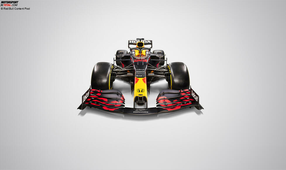 Und so sieht der Neuwagen aus: Red Bull ist seinem Design der Vorjahre treu geblieben und hat die Lackierung praktisch unangetastet gelassen. Auch das Auto selbst weist nur geringe Neuerungen auf. Daher auch die Bezeichnung 
