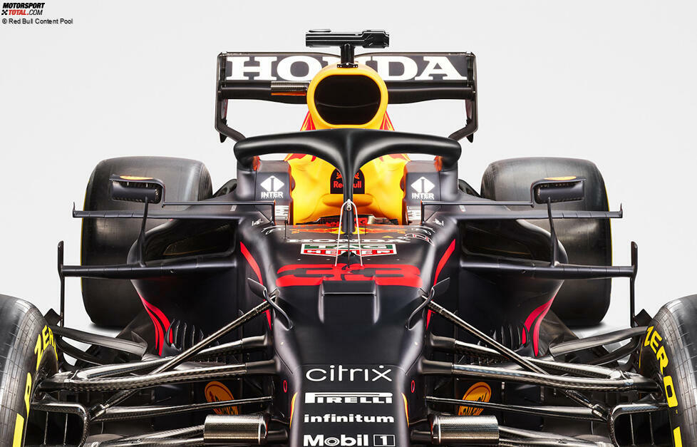 Apropos Namen: Auf dem Heckflügel prangt nun nicht mehr Aston Martin mit einem Schriftzug, sondern Motorenpartner Honda. 2021 markiert das letzte Jahre des offiziellen Honda-Einsatzes in der Formel 1. Ab 2022 übernimmt Red Bull das Motorenprojekt.
