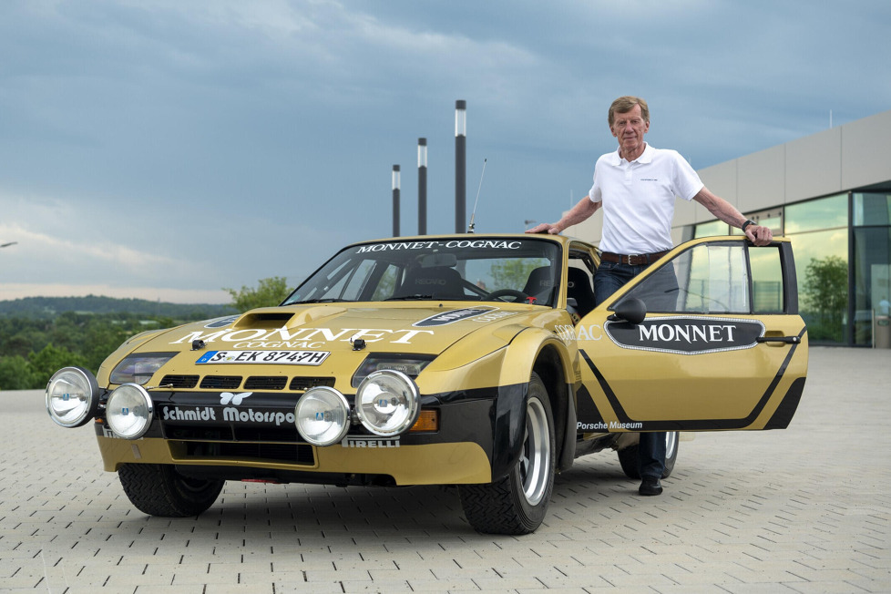 Zum 40. Jubiläum der Rallye-Saison 1981 überraschte Porsche den zweifachen Weltmeister Walter Röhrl mit dem frisch restaurierten 924 Carrera GTS von damals