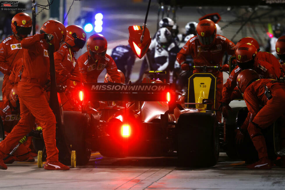 Carlos Sainz (3): Machte bis zu Q3 am Wochenende teilweise sogar einen schnelleren Eindruck als Leclerc, doch im entscheidenden Moment hatte der Teamkollege dann die Nase vorne. Vier Plätze fehlten im Qualifying auf Leclerc, zwei im Rennen. Ordentliches Ferrari-Debüt, aber für eine 2 etwas zu wenig.