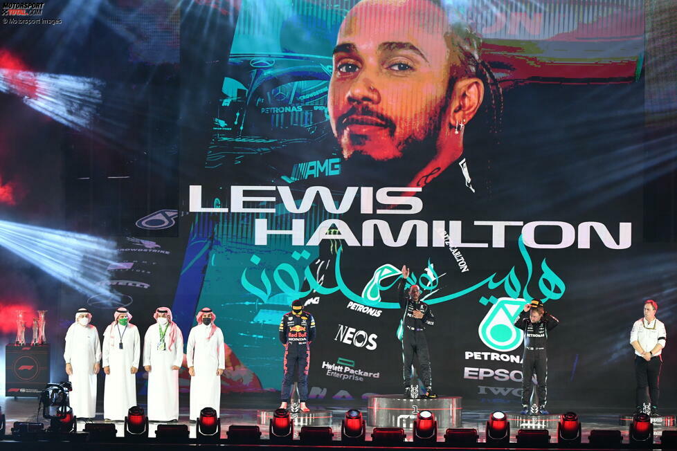 Lewis Hamilton (2): Für uns ist der Rennsieger auch der beste Fahrer in Saudi-Arabien gewesen. Eine 1 gibt es aber nicht, weil wir ihm am Verstappen-Crash zumindest eine Teilschuld geben. Warum überholt er ihn nicht einfach? Zudem auch sportlich nicht ganz fair, als er vor dem Neustart eine extrem große Lücke zu Verstappen lässt.