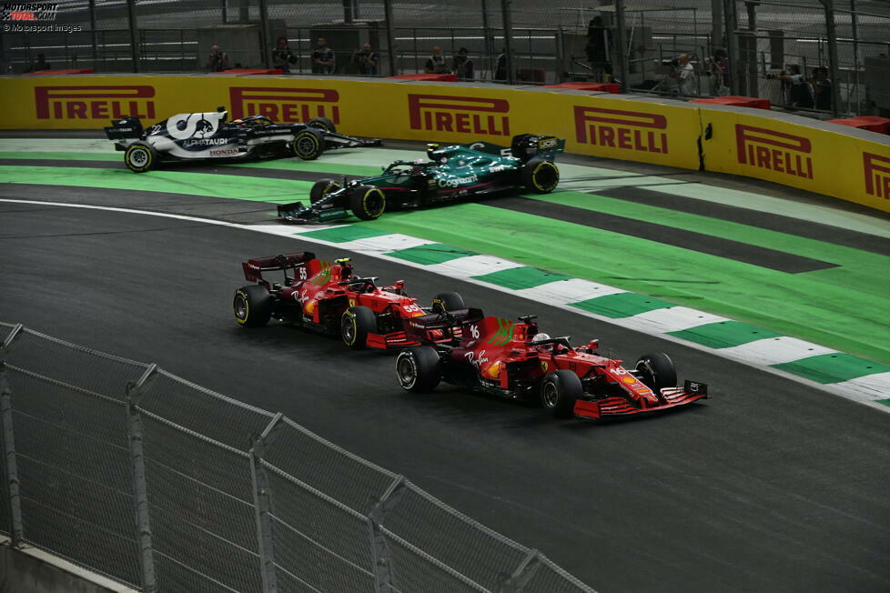 Sebastian Vettel (3): Lag zwischenzeitlich in den Punkten, obwohl der Aston Martin das an diesem Wochenende eigentlich nicht hergab. Ob er am Ende tatsächlich welche geholt hätte, lässt sich nach den Aktionen von Tsunoda und Räikkönen nicht mehr sagen. Wie Russell hatte auch er dadurch keine Chance mehr, sich für eine 2 zu empfehlen.