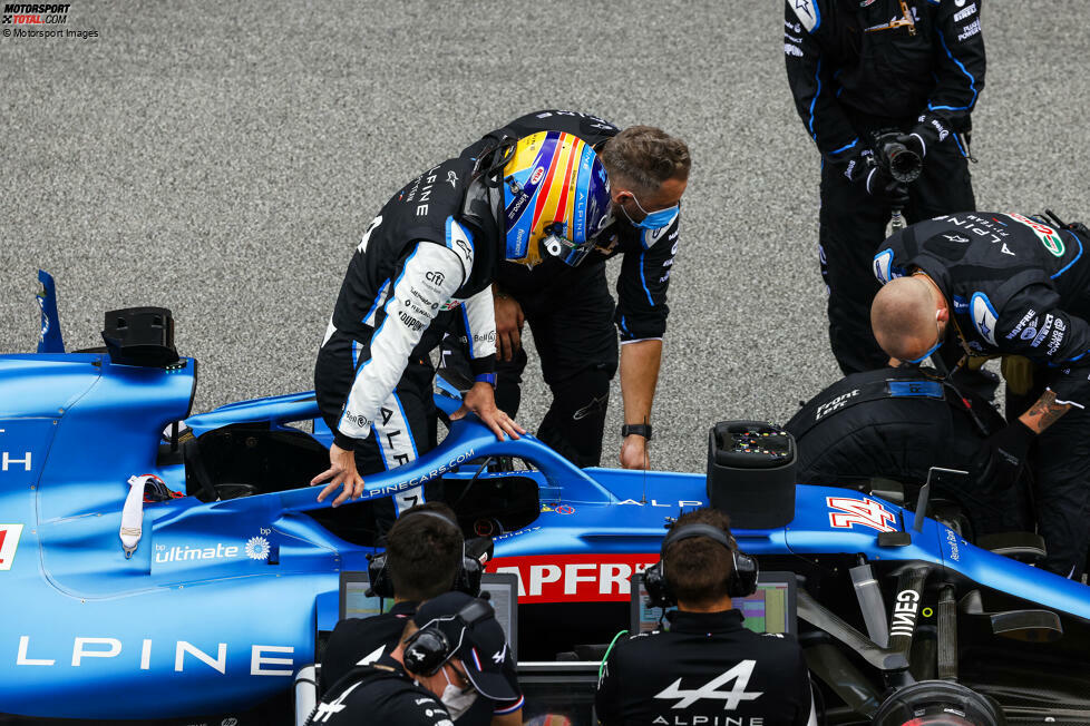 Fernando Alonso (4): Im Qualifying von Ocon gebügelt, im Rennen dann auf einer riskanten Strategie unterwegs, die sich letztendlich nicht auszahlte. Kam am Ende noch einmal zum Stopp, weshalb der 17. Platz nicht repräsentativ ist. Trotzdem war das für uns zu schwach für eine 3 - vor allem im Verhältnis zum Teamkollegen.