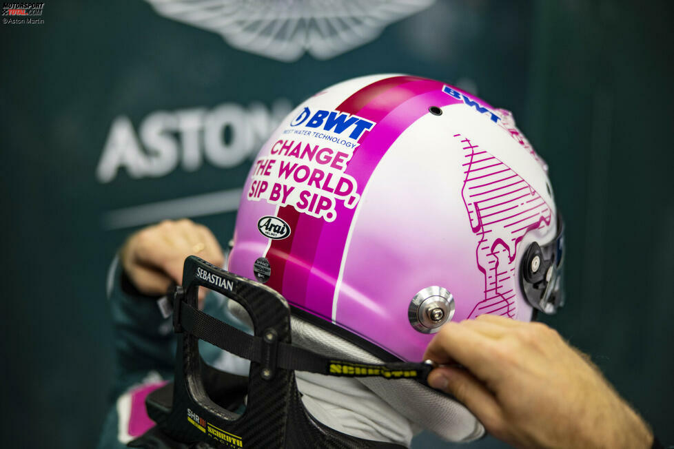 Formel-1-Fahrer Sebastian Vettel geht mit einem neuen Helmdesign in die Saison 2021. Hier sind die ersten Bilder des veränderten Looks!