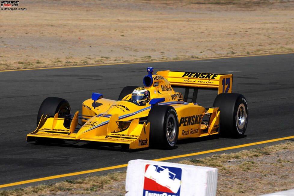 Sonoma 2009: Nachdem Power in Edmonton seinen ersten Sieg als Penske-Pilot eingefahren hat, erleidet er wenig später einen herben Rück(en)schlag. Im Training in Sonoma dreht sich Conquest-Pilot Nelson Philippe. Das Auto kommt hinter einer Kuppe - nicht sichtbar für die Nachfolgenden - quer zum Stehen. HVM-Pilot Ernesto Viso ...