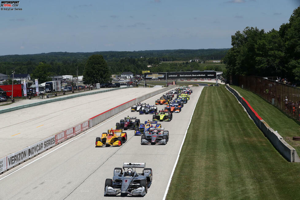 Elkhart Lake 2018: Direkt beim nächsten Rennen, auf der Rennstrecke Road America, startet Power von der zweiten Position. Mehr als zwei Runden weit kommt er aber nicht. Direkt beim Start entwickelt der silberne Penske-Chevrolet mit der Startnummer 12 keinen vollen Vortrieb. Als Grund ...