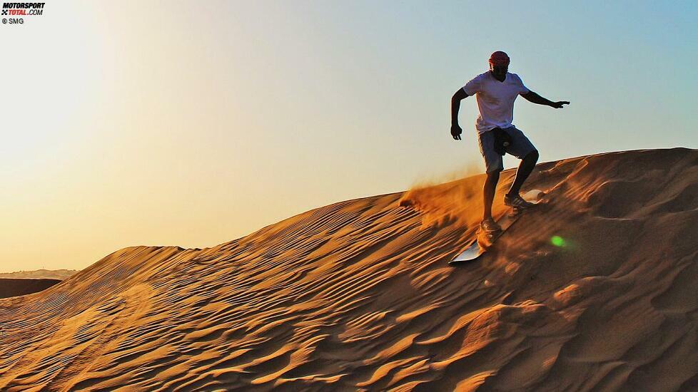 Rund um Ha'il befindet sich eine Wüste von rund 40.000 Quadratkilometern und prägt die Region. Es gibt jährlich ein Festival in der Wüste. Sportliche Aktivitäten wie Dünensurfen sind jederzeit möglich.