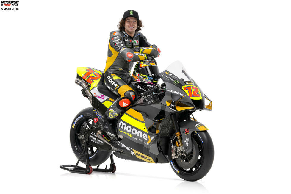 Mit einer Ducati Desmosedici GP21 bestreitet Bezzecchi die MotoGP-Saison 2022 als einer von fünf Rookies im Feld. Und schon bald kristallisiert er sich als der schnellste dieser fünf Neulinge in der Königsklasse heraus.