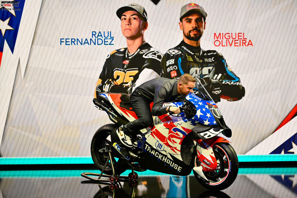 Künftig wird das zweite Aprilia-Team im MotoGP-Feld von Trackhouse Racing aus den USA gestellt. Fernandez und auch Oliveira bleiben, weil sie Verträge direkt mit Aprilia haben. Somit gehen 2024 beide für das Trackhouse-Team von Justin Marks (hier auf dem Motorrad) an den Start.