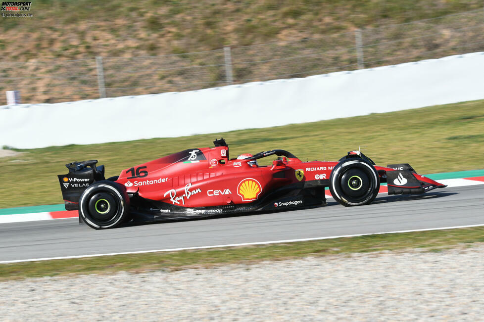 Am Nachmittag erzielt Charles Leclerc im Ferrari F1-75 mit C3-Reifen 1:19.689 Minuten und sichert sich damit die Tagesbestzeit vor Pierre Gasly (AlphaTauri) und Daniel Ricciardo (McLaren). Eine neue Wochenbestzeit ist das aber nicht.