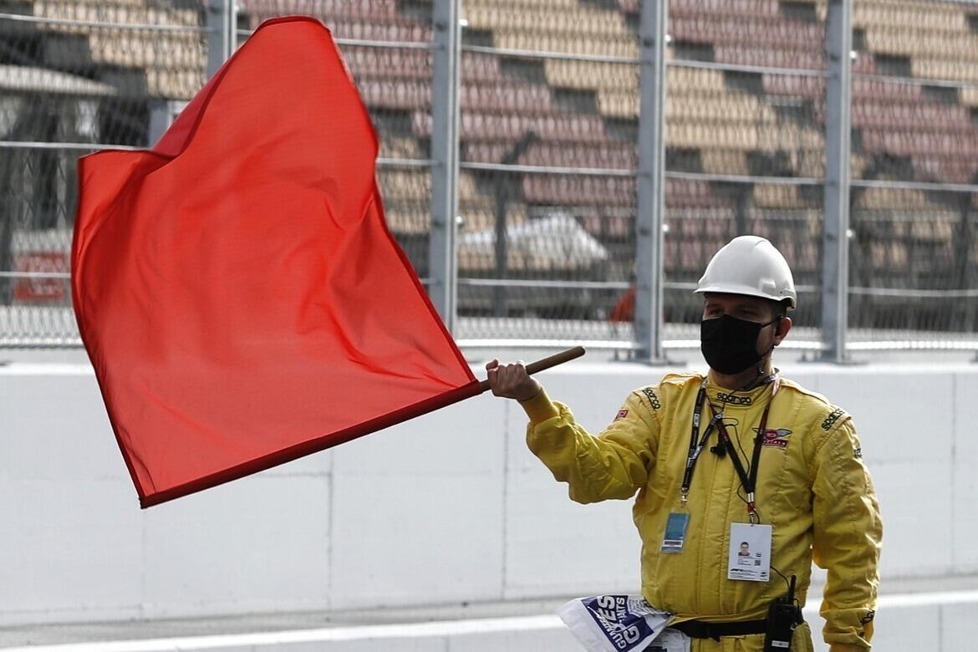 Die Höhepunkte des zweiten Tags bei den Formel-1-Wintertests 2022 in Barcelona in Bildern: Wer schnell war, wer Probleme hatte und welche Aufreger es gab!