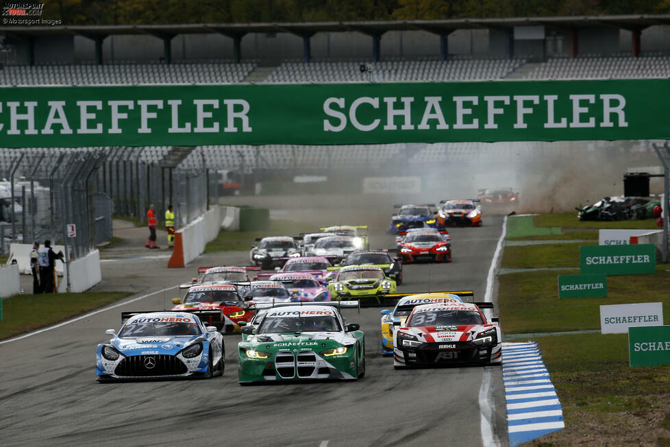 Was ändert sich an der DTM für 2023? Das Grundkonzept bleibt bestehen: Die DTM wird auch nächstes Jahr mit GT3-Fahrzeugen, einem Fahrer pro Auto und Performance-Boxenstopps durchgeführt werden. Damit kommt man Gerhard Bergers Empfehlung nach, die DNA der Traditionsserie zu erhalten.