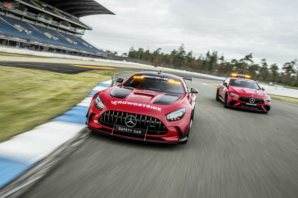 Das Safety-Car kommt sogar auf eine Höchstleistung von 730 PS. Die Fahrleistungen sind mehr als ausreichend. So erledigt die Serienversion des Mercedes-AMG GT Black Series den Spurt von null auf 100 km/h in 3,2 Sekunden. Die Höchstgeschwindigkeit wird erst bei 325 km/h erreicht.