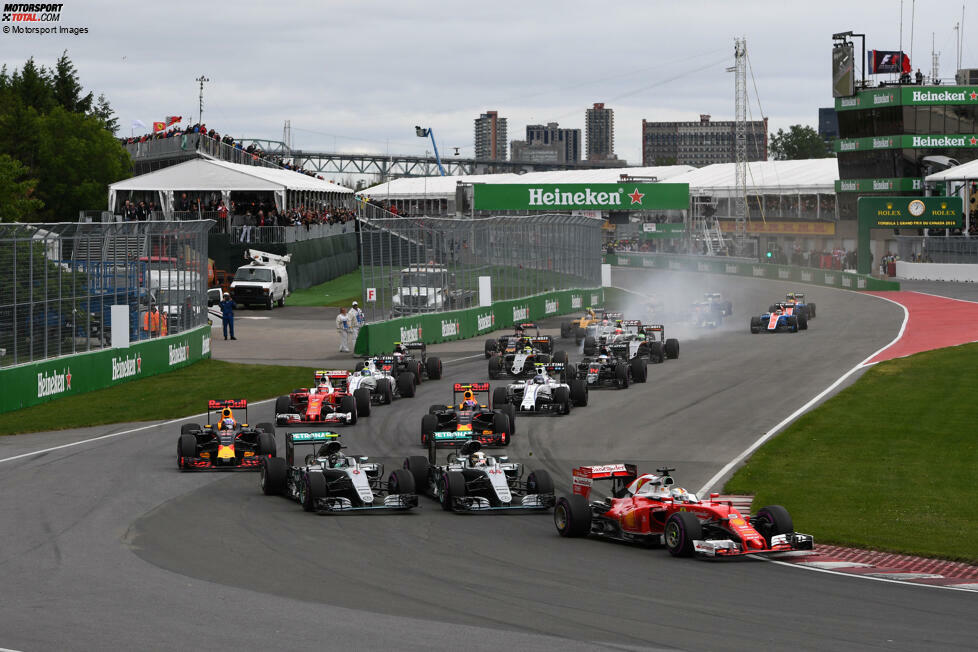 #15 Kanada 2016: Der SF16-H ist kein Siegerauto, aber in Montreal bietet sich eine große Chance. Von P3 gestartet überholt Vettel mit einem Raketenstart gleich beide Mercedes und übernimmt die Führung des Rennens. Diese kann er gegen Hamilton auch verwalten, ehe in Runde 11 das virtuelle Safety-Car aktiviert wird ...