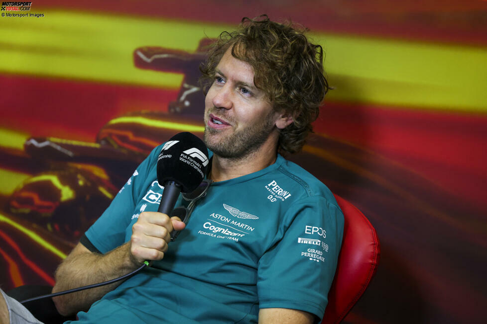 ... auf Platz acht! Sebastian Vettel ist sportlich eine der positiven Überraschungen am Freitag. Allerdings gibt es abseits der Strecke Stress, weil ...