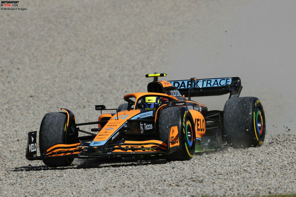 ... Lando Norris hat Probleme. Erst rodelt der McLaren-Pilot durch den Kies, dann beschädigt er sich seinen neuen Unterboden. Auch von der Pace ist McLaren weit weg. Besser läuft es für einen Deutschen, nämlich ...