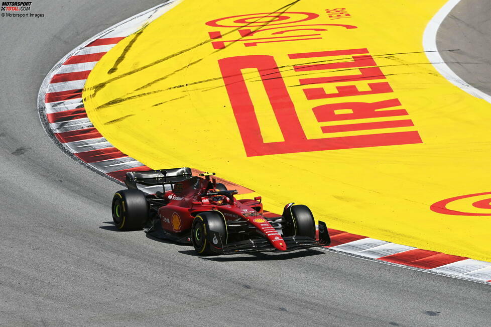 Carlos Sainz (4): Ein Redakteur hätte hier sogar eine 6 gezogen. Im Qualifying 0,4 Sekunden langsamer als Leclerc, im Rennen mit einem Fehler das Auto beschädigt - wieder einmal. Am Ende rettet ihn, dass er mit P4 noch Schadensbegrenzung betrieben hat. Muss trotzdem dringend seine Fehler in den Griff bekommen!