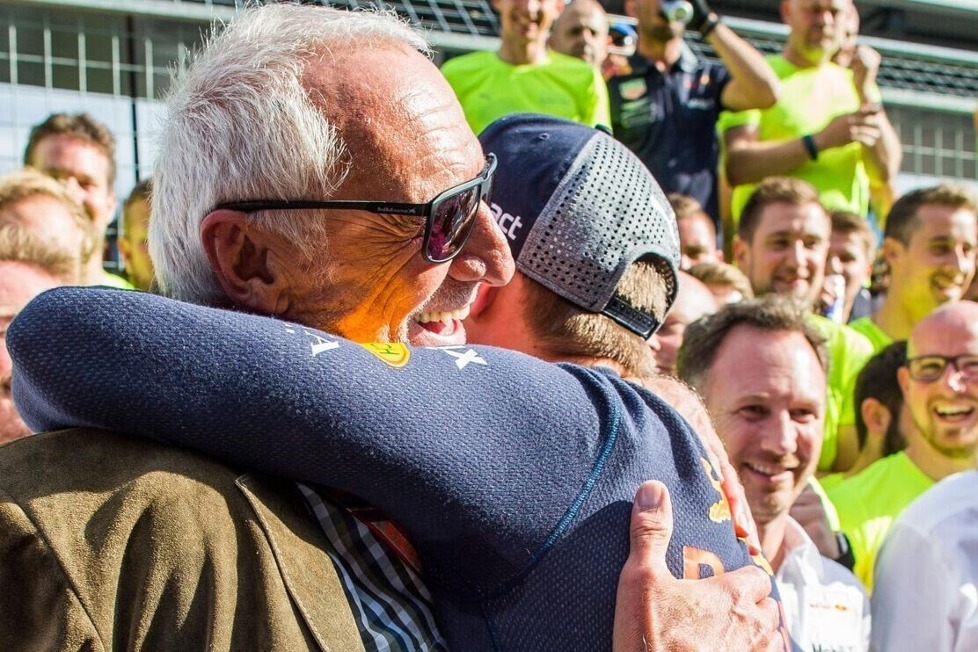 Von Max Verstappen bis Helmut Marko: Das sind die bewegendsten Reaktionen auf den Tod von Red-Bull-CEO Dietrich Mateschitz (1944 bis 2022)