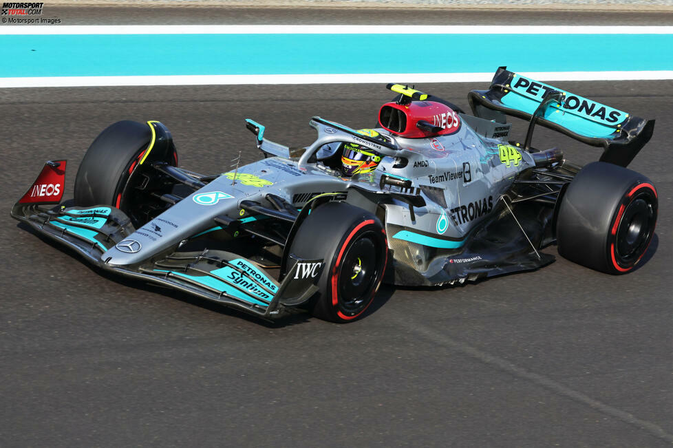 ... kommt Lewis Hamilton im Mercedes, und das bedeutet: Er verliert erst zum dritten Mal ein Teamduell gegen seinen Stallgefährten in der Formel 1. Und er bleibt erstmals überhaupt ohne einen Saisonsieg. Sein Ausfall ...