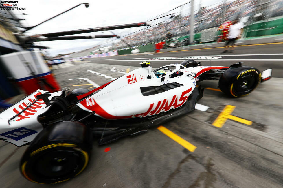 ... Mick Schumacher, der zwar das Haas-interne Duell im Qualifying gewinnt, aber eben nicht über P15 hinauskommt im Qualifying. Haas spielt in Australien nur eine Nebenrolle, aber die immer noch wesentlich besser als ...