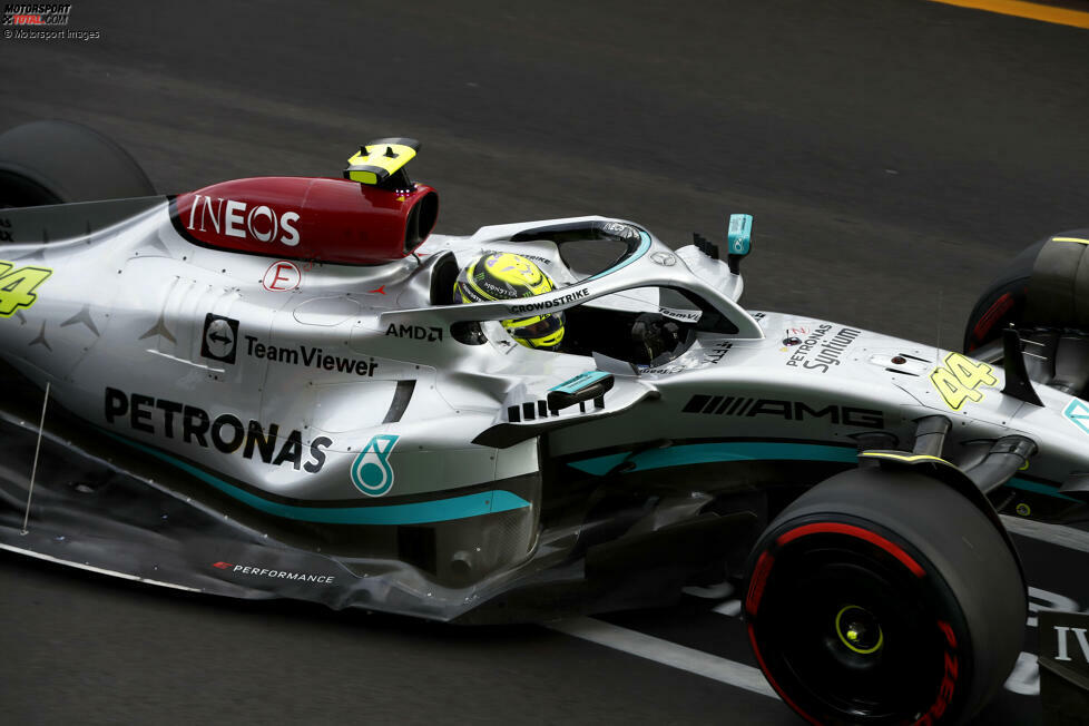 ... direkt vor Ex-Champion Lewis Hamilton, der mit dem Mercedes den fünften Platz erreicht - aber Hamilton liegt bereits fast eine Sekunde hinter der Spitze. Ein Siegkandidat ist er damit in Melbourne nicht, genausowenig wie ...