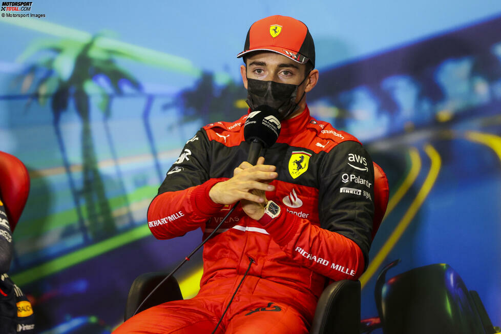 ... auch gegen Ferrari-Fahrer Charles Leclerc (Foto), Yuki Tsunoda von AlphaTauri und Guanyu Zhou von Alfa Romeo. Ihnen allen wird vorgeworfen, im Qualifying 