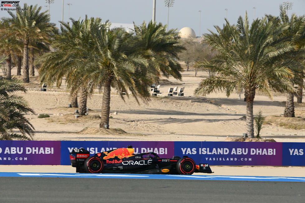 Max Verstappen bestimmt im Red Bull RB18 auch das dritte Freie Training am Vormittag in Bahrain, aber ...
