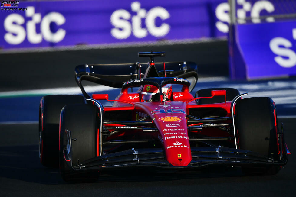 Im 3. Freien Training erzielt Ferrari-Fahrer Charles Leclerc eine neue Wochenend-Bestzeit: 1:29.735 Minuten auf Soft. Auch Red Bull präsentiert sich stark, Mercedes nicht so sehr: Lewis Hamilton und George Russell verpassen beide die Top 10.