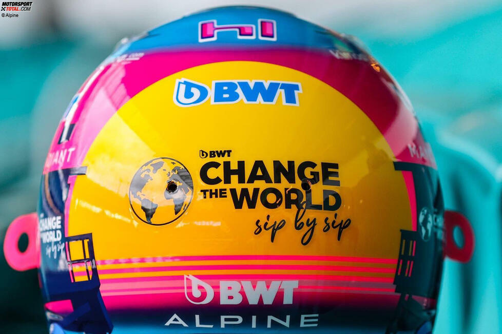 ... findet sich das Alonso-Gelb, das er bisher meist auf seinen Formel-1-Helmen verwendet hat. Und die Startnummer 14 obendrauf darf natürlich auch nicht fehlen!