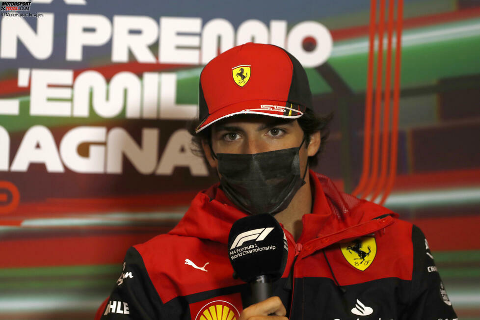 Carlos Sainz stellt sich der Presse nach der vorzeitigen Vertragsverlängerung bei Ferrari, die ihn bis 2024 für das Traditionsteam aus Maranello antreten sieht. Damit steht auch fest, dass ...